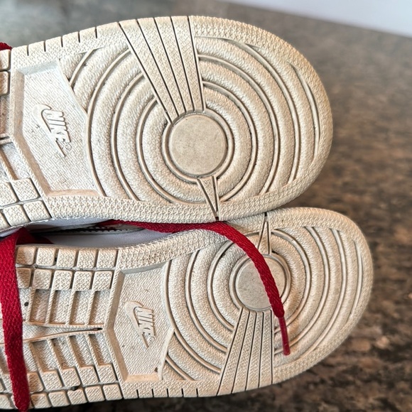 Nike air Jordan 1 retro Red and White High-Top Sneakers EUC 10C - Picture 10 of 11